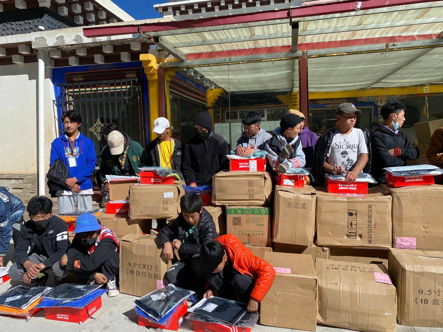 米兰网页版·官方端在线-米兰(中国)公益回顾丨家国同欢月同圆 温暖满载甘孜州(图7)