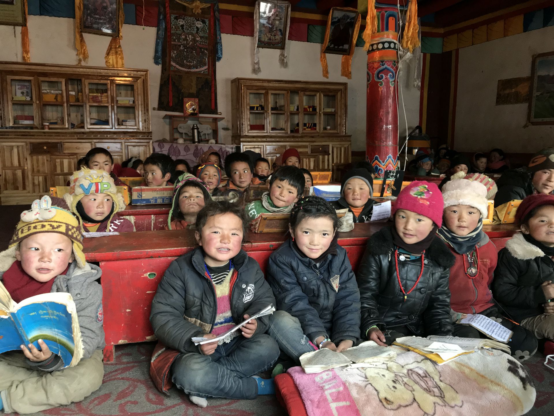 米兰网页版·官方端在线-米兰(中国)公益回顾丨家国同欢月同圆 温暖满载甘孜州(图11)